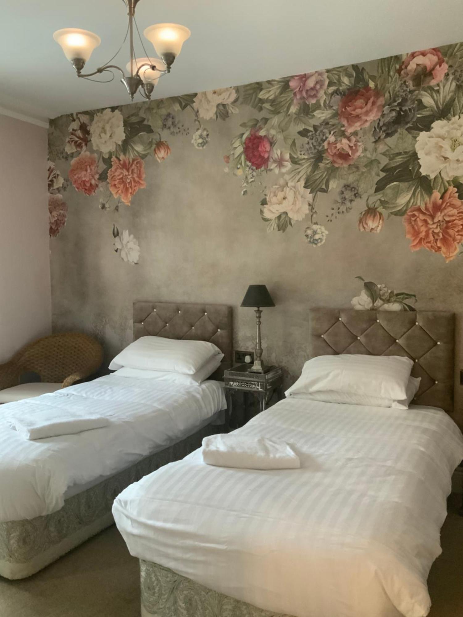 Hotel The White House Sennybridge Zimmer foto
