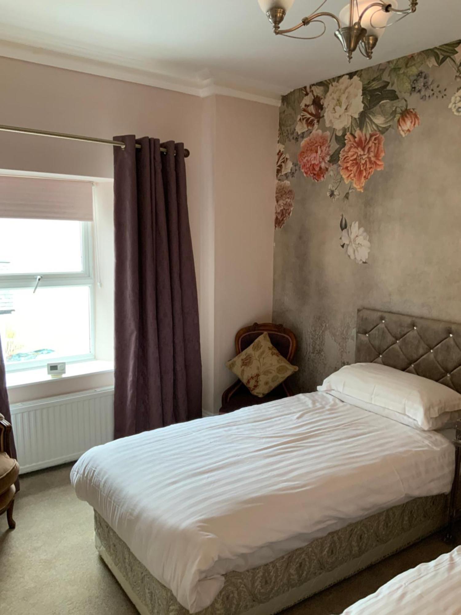 Hotel The White House Sennybridge Zimmer foto